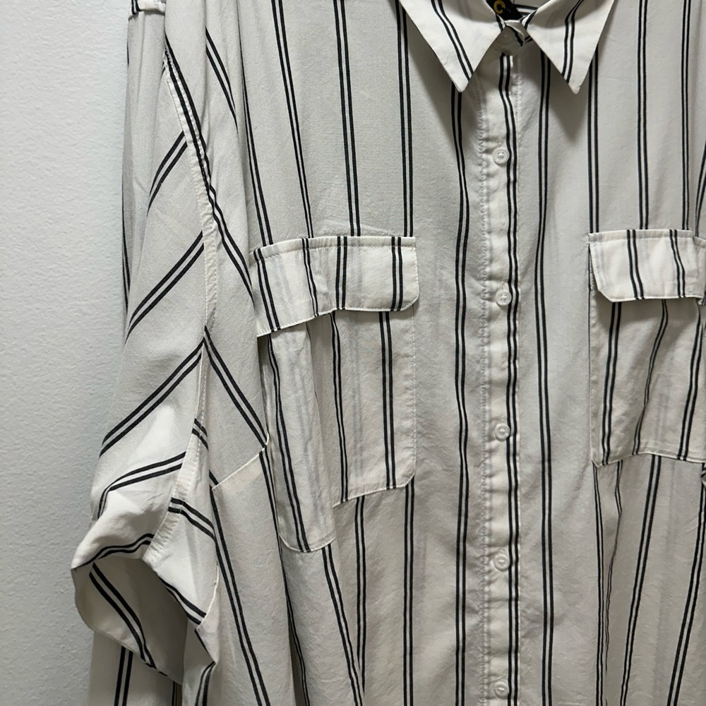 Ava & Viv Long Sleeve Utility Button-Down Shirt - Picture 4 of 8